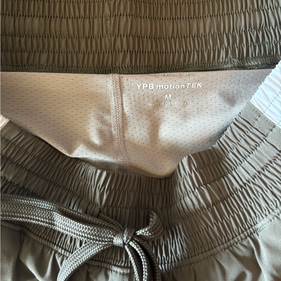 Shorts - Picture 3 of 3